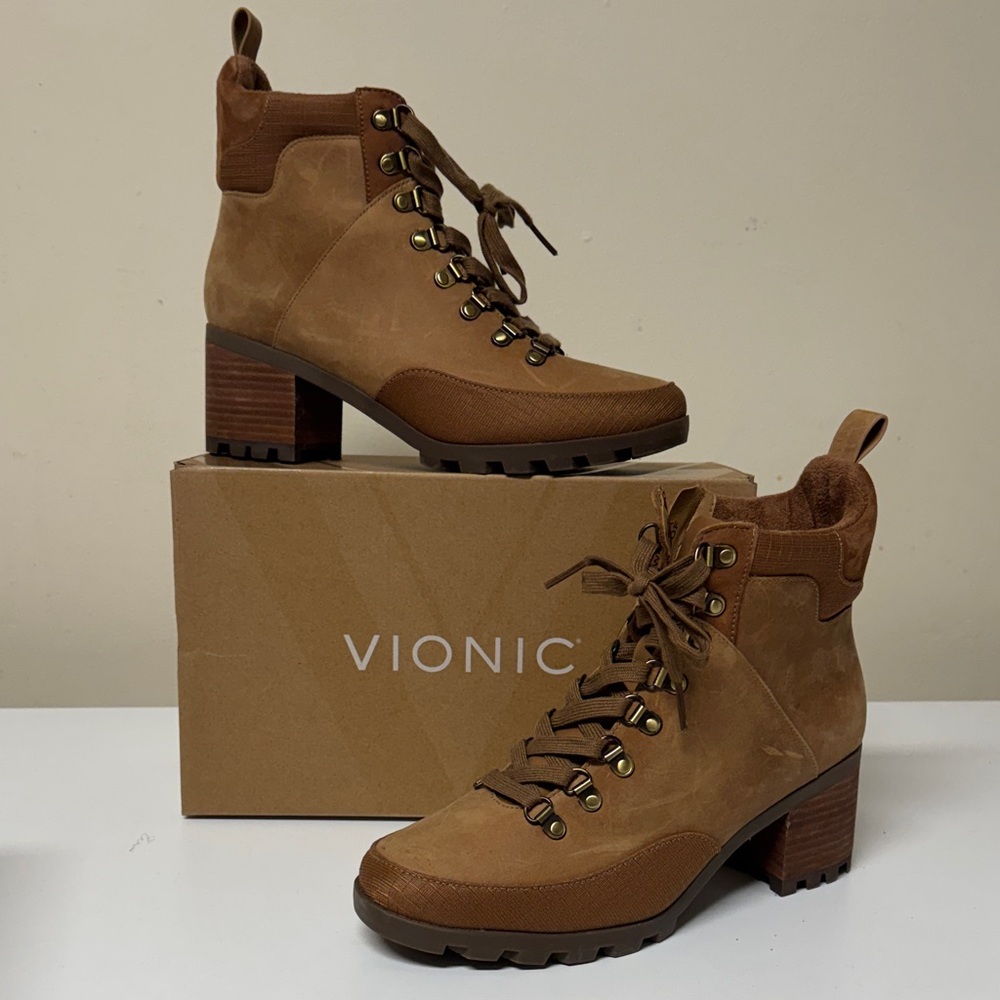 Vionic Women's Tan Lace Up Boots